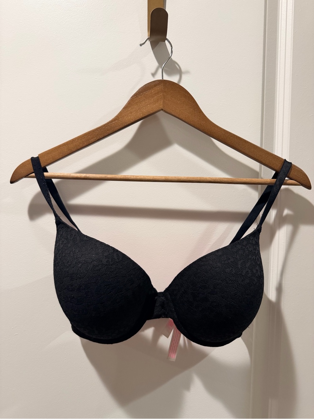 PINK Victoria's Secret Black Lace Push-Up Bra- Size 34DD